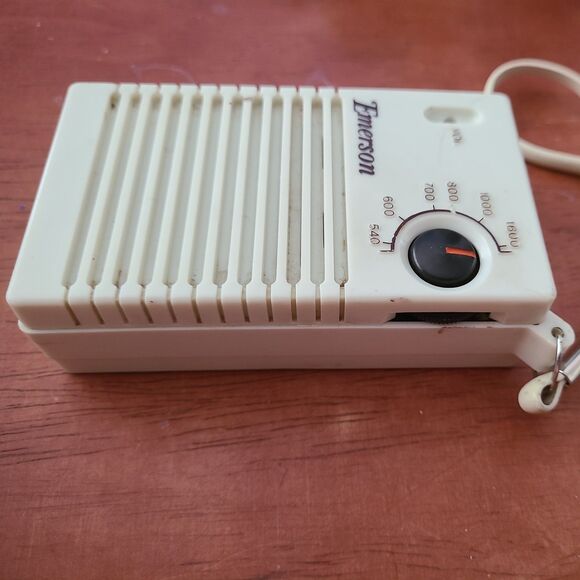 Vintage 1976 Emerson AM Model P3400B Transistor Pocket Radio Off-White WORKING - Picture 4 of 6